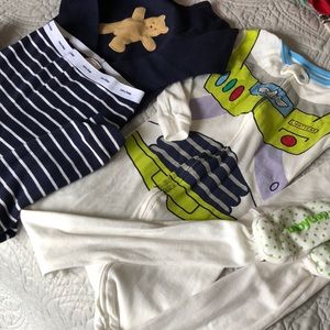 **SOLD** GAP Toddler Boy pajamas (bundle of 2)